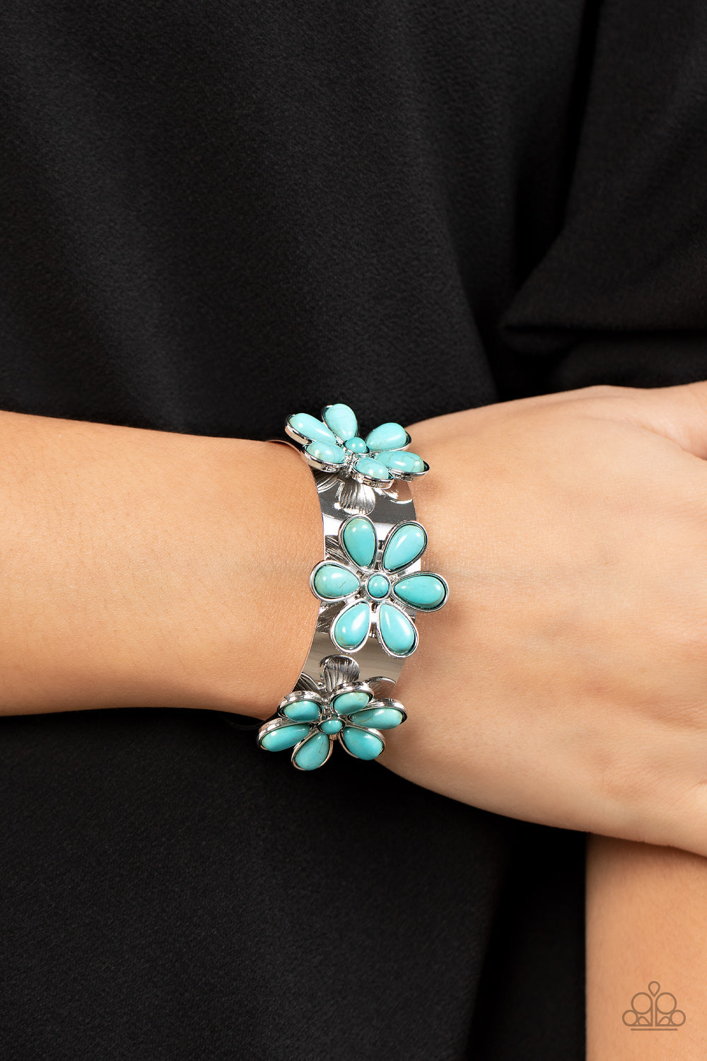 Desert Flower Patch - Blue - Paparazzi Bracelet