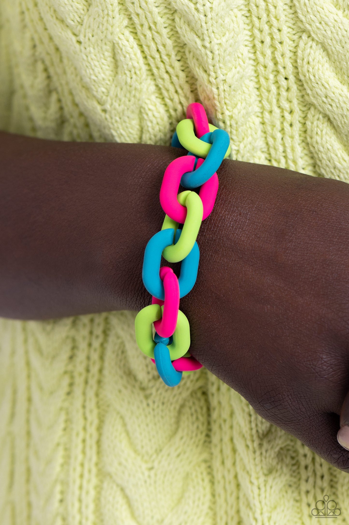 Speed Smile Green Necklace and Go the Extra Smile Bracelet Set