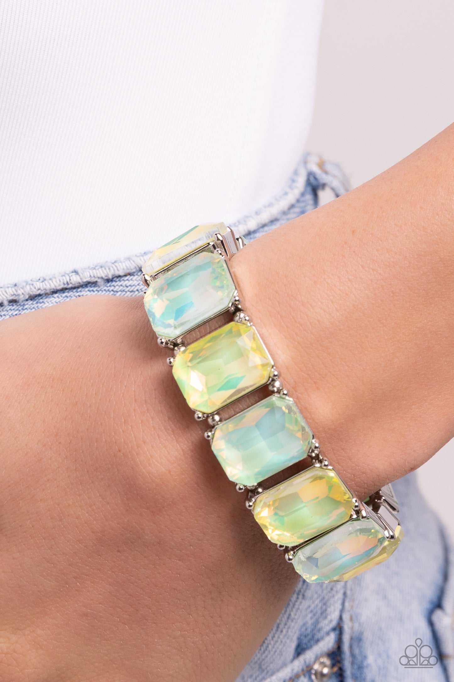 Glamorous Getaway - Green - Paparazzi Bracelet