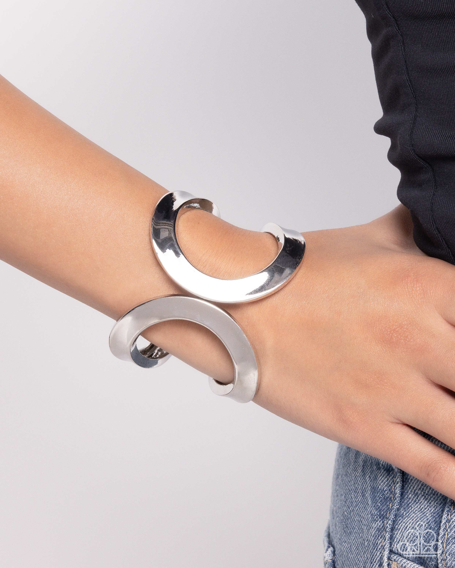 Airy Attraction - Silver - Paparazzi Bracelet