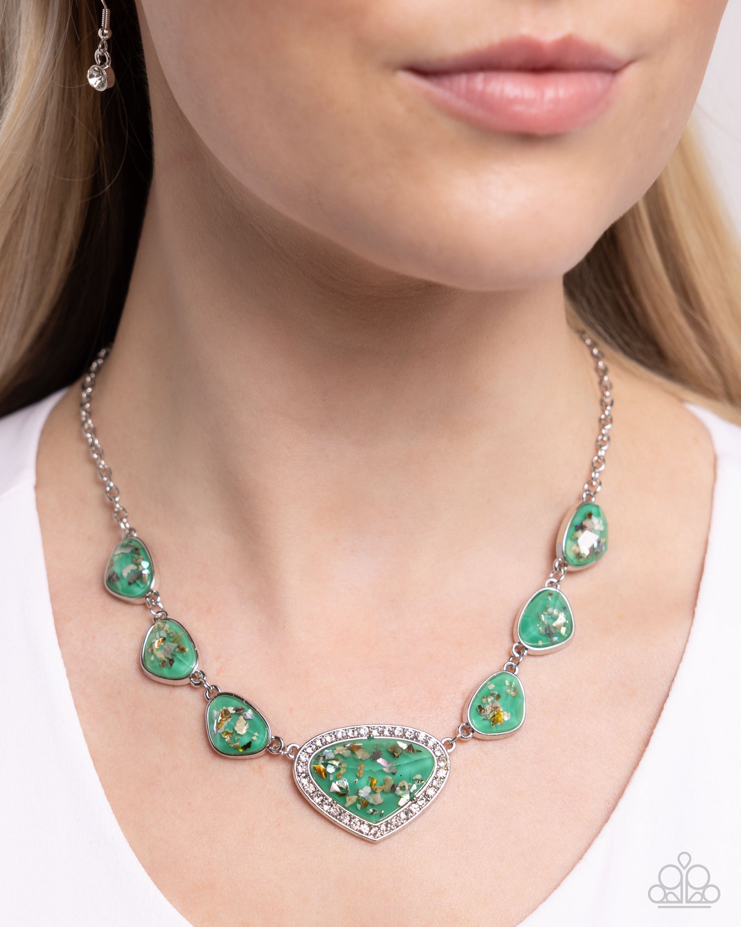 Discreet Dazzle - Green - Paparazzi Necklace