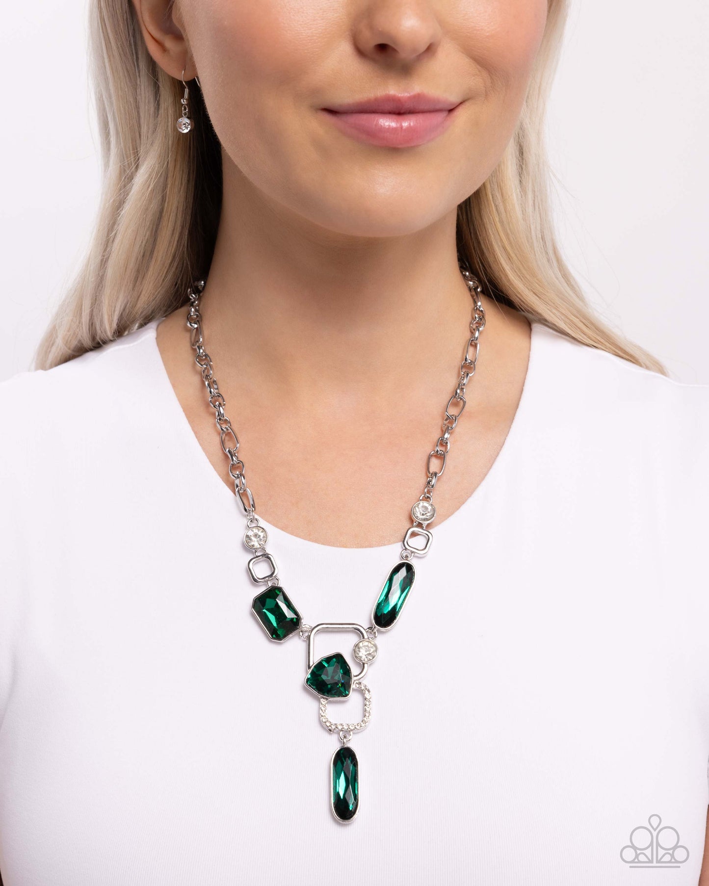 Artistic Elegance - Green - Paparazzi Necklace