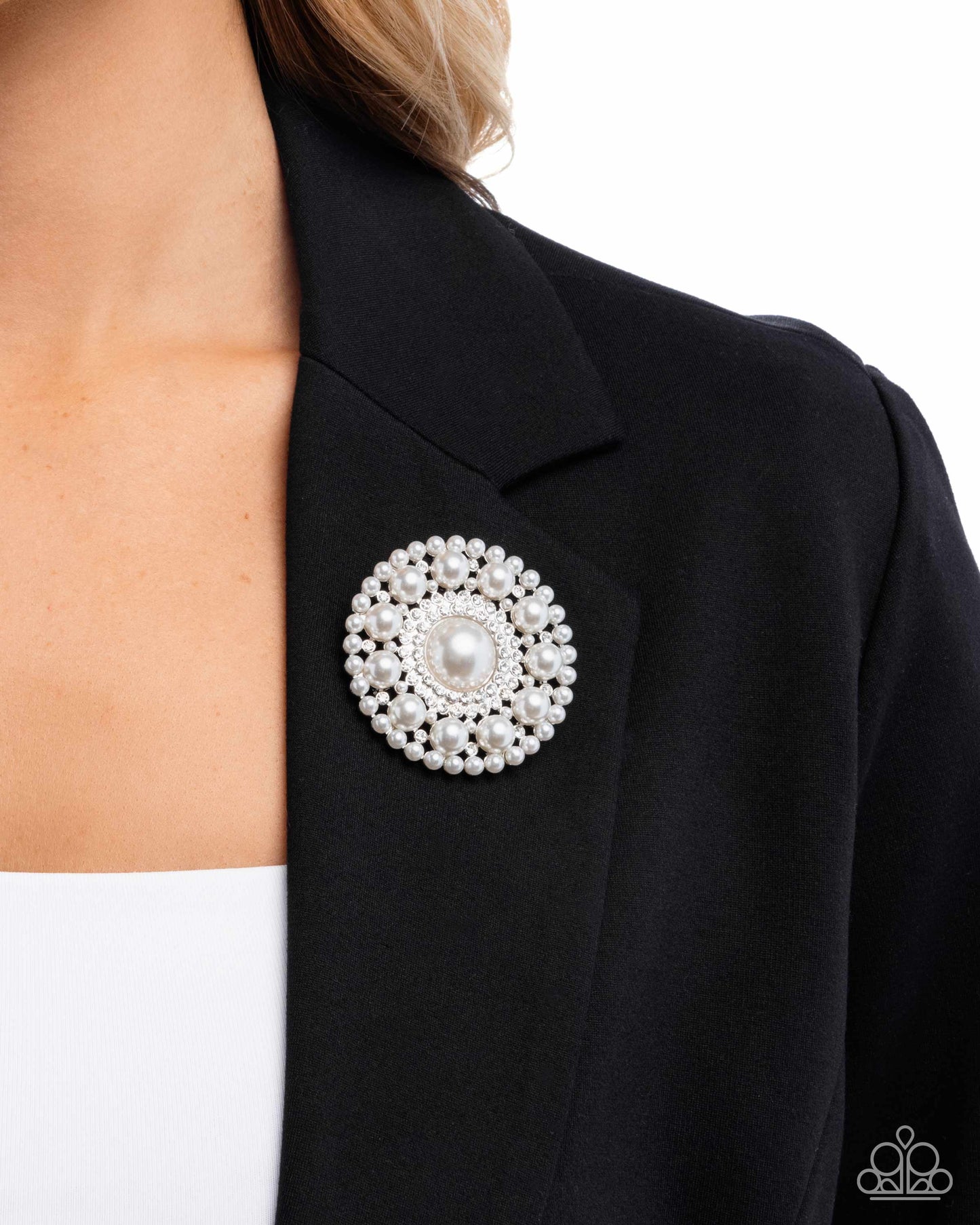Posh Paladin - White - Paparazzi Brooch