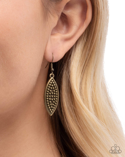 Textured Tutelage - Brass - Paparazzi Necklace