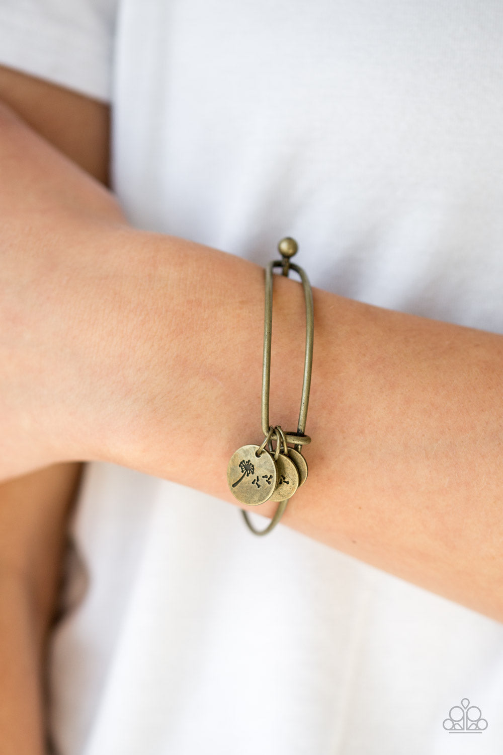 Dreamy Dandelions - Brass - Paparazzi Bracelet