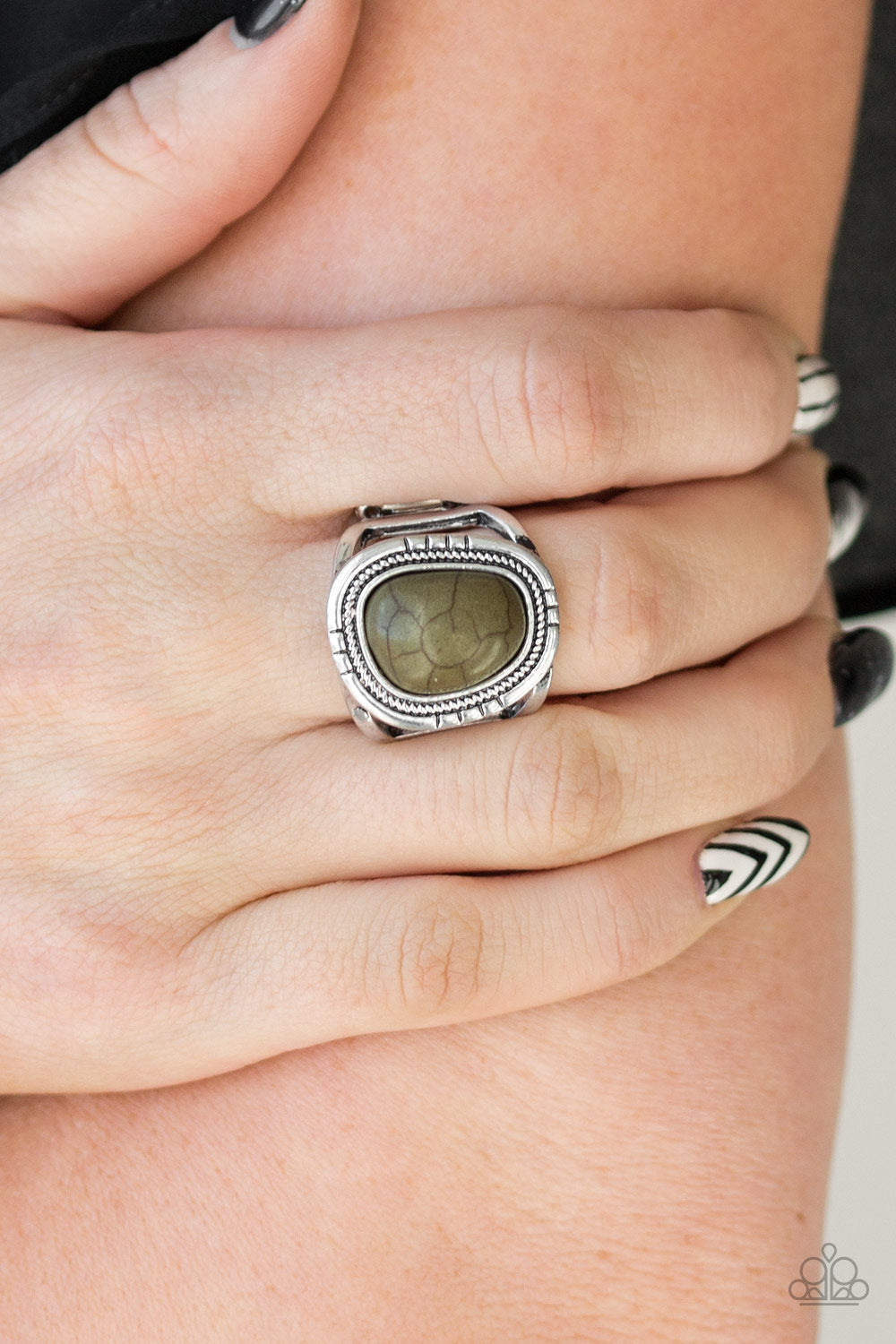 Out On The Range - Green - Paparazzi Ring