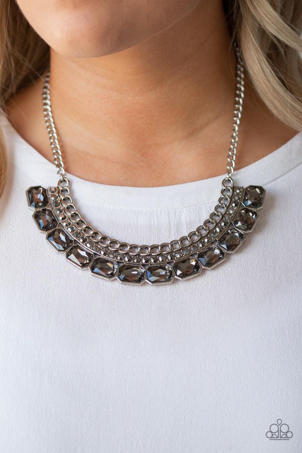 Killer Knockout - Silver - Paparazzi Necklace