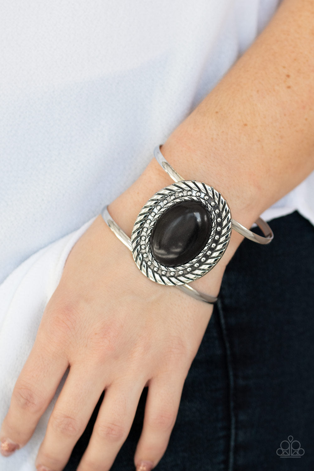 Desert Aura - Black - Paparazzi Bracelet