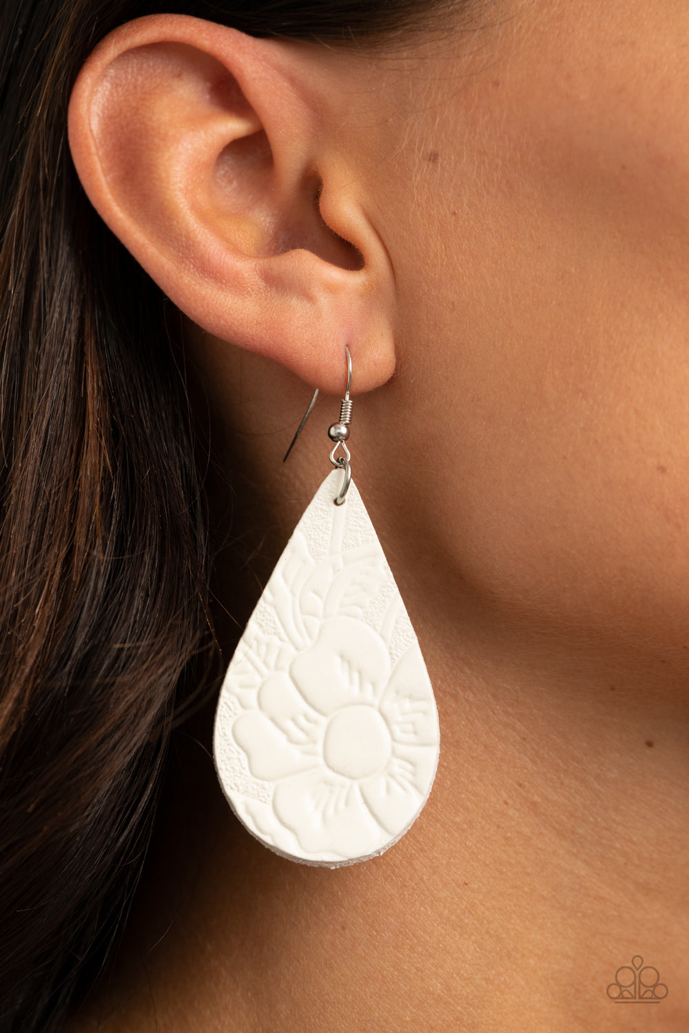 Beach Garden - White - Paparazzi Earrings