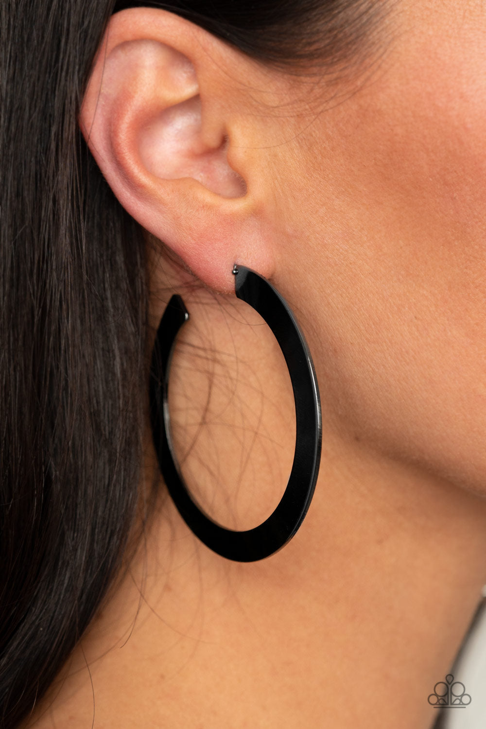 The Inside Track - Black - Paparazzi Earrings