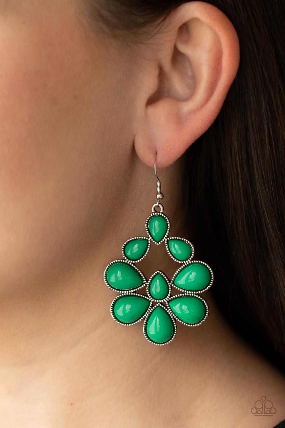 In Crowd Couture - Green - Paparazzi Earrings