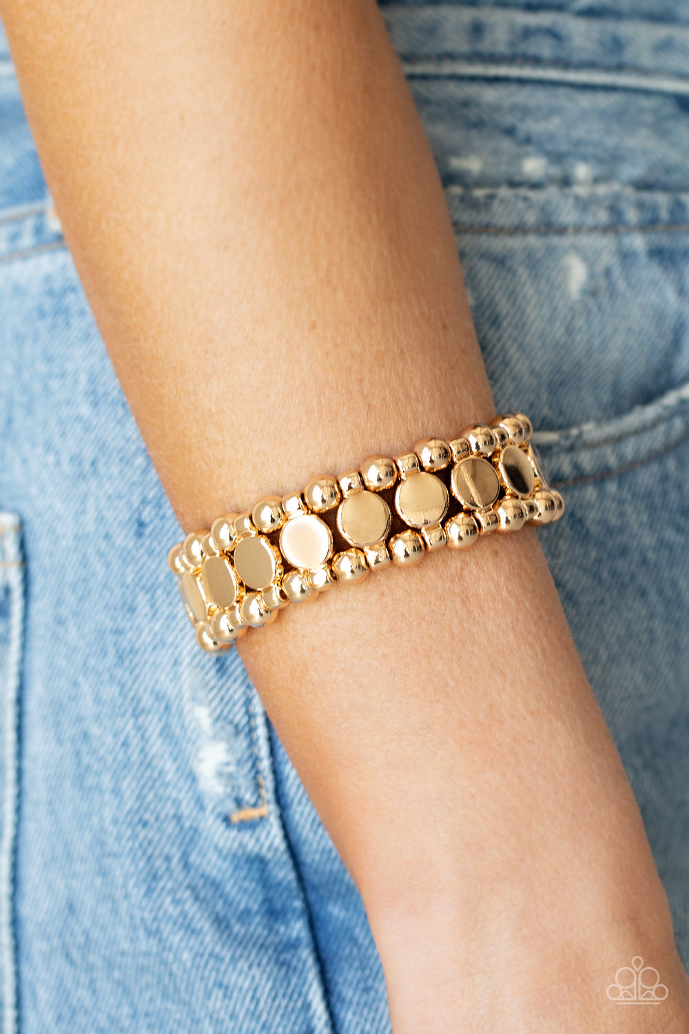 Metro Magnetism - Gold - Paparazzi Bracelet