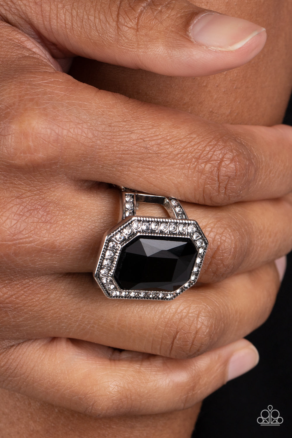 A Royal Welcome - Black - Paparazzi Ring