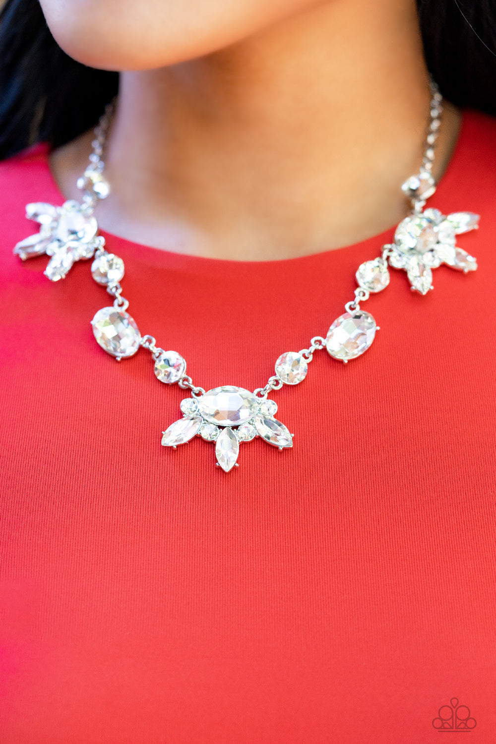 GLOW-trotting Twinkle - White - Paparazzi Necklace