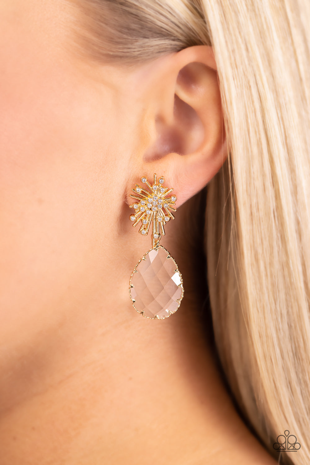 Stellar Shooting Star - Gold - Paparazzi Earrings