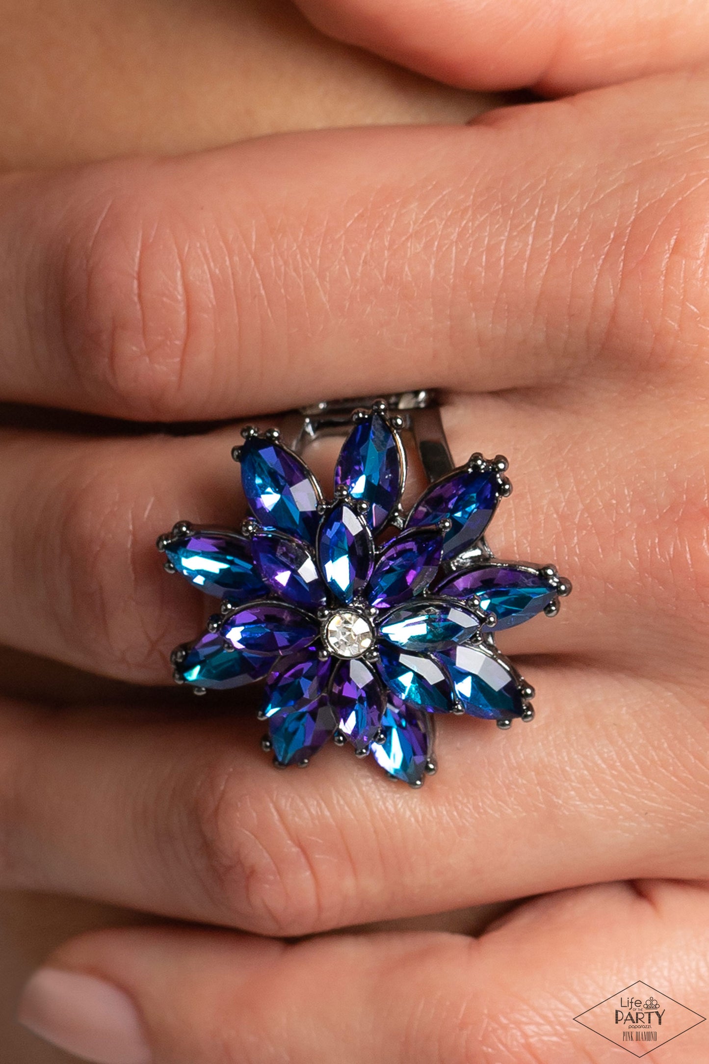 Am I GLEAMing? - Multi Paparazzi Ring