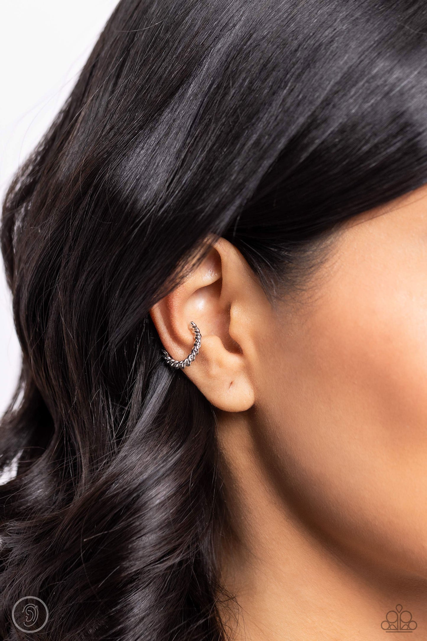 Twisted Travel - Paparazzi Ear Cuff